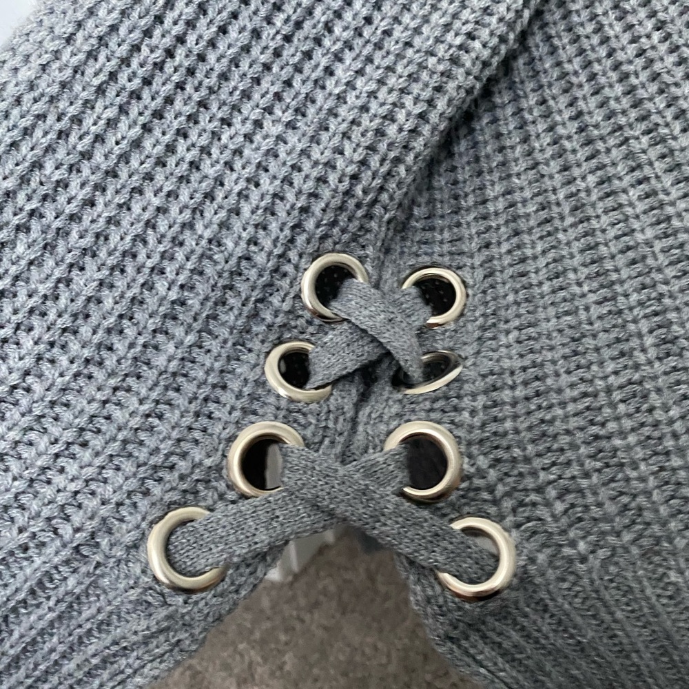 Kohl’s Grey Sweater - Picture 2 of 5